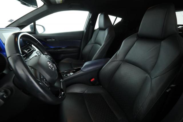 Toyota C-Hr image 8