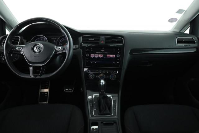 Volkswagen Golf image 9