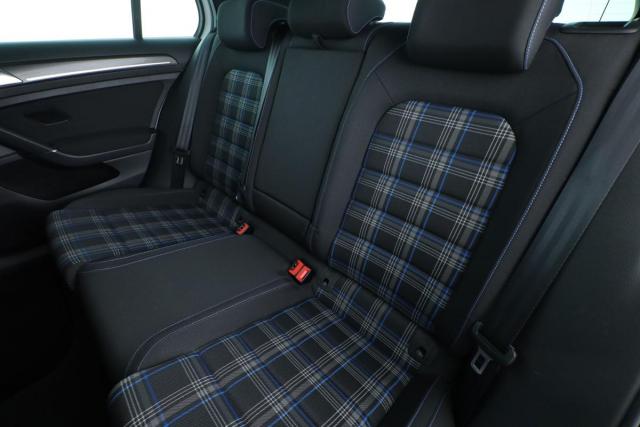 Volkswagen Golf image 5