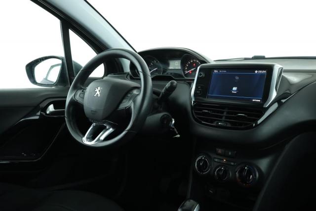 Peugeot 208 image 2