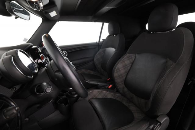 Mini Cabrio image 6