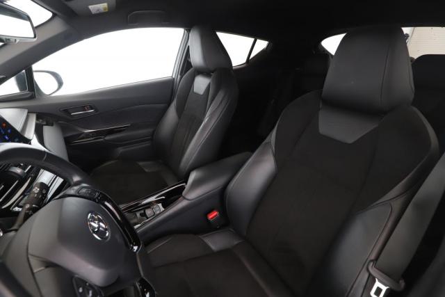 Toyota C-Hr image 6