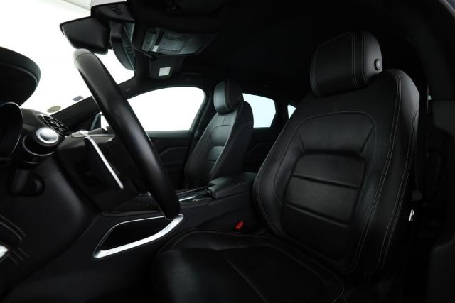Jaguar F-Pace image 6