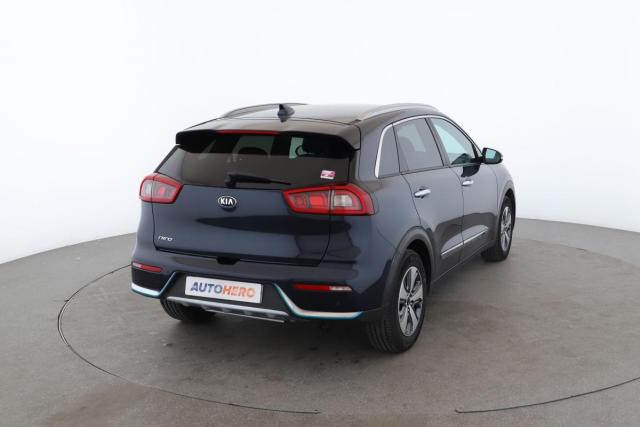 Kia Niro image 8