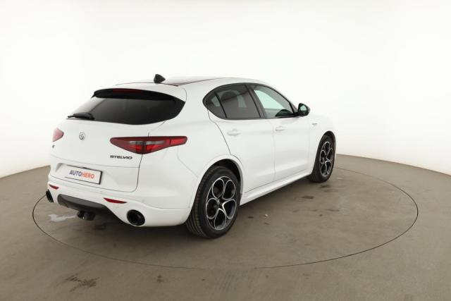 Alfa Romeo Stelvio image 8