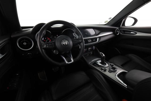 Alfa Romeo Stelvio image 3