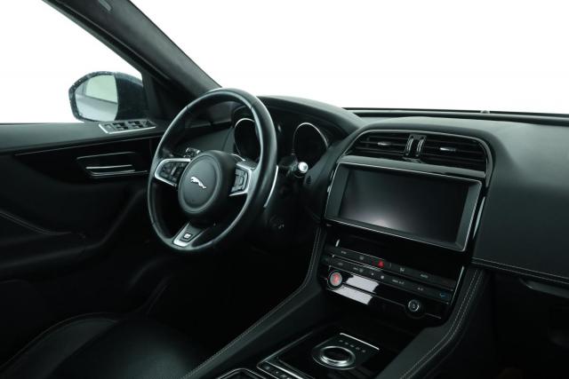 Jaguar F-Pace image 5