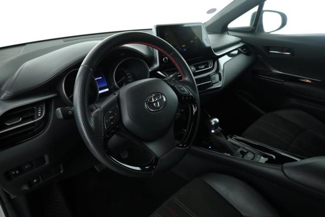 Toyota C-Hr image 6
