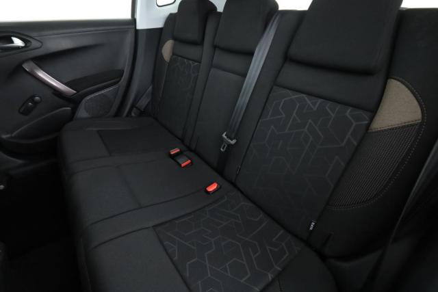Peugeot 2008 image 2