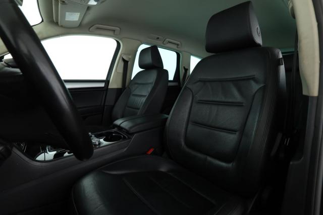 Volkswagen Touareg image 9