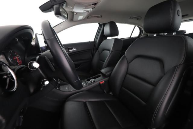Mercedes Benz Gla image 9