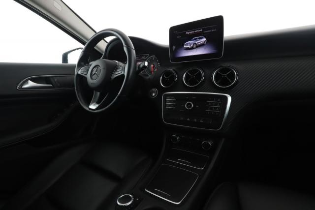Mercedes Benz Gla image 7