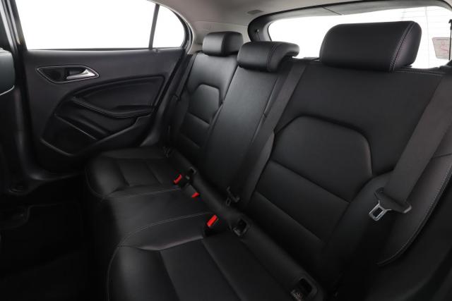 Mercedes Benz Gla image 5