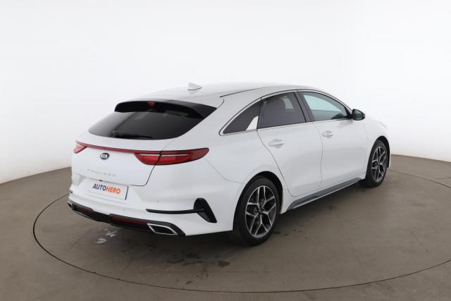 Kia Proceed image 8