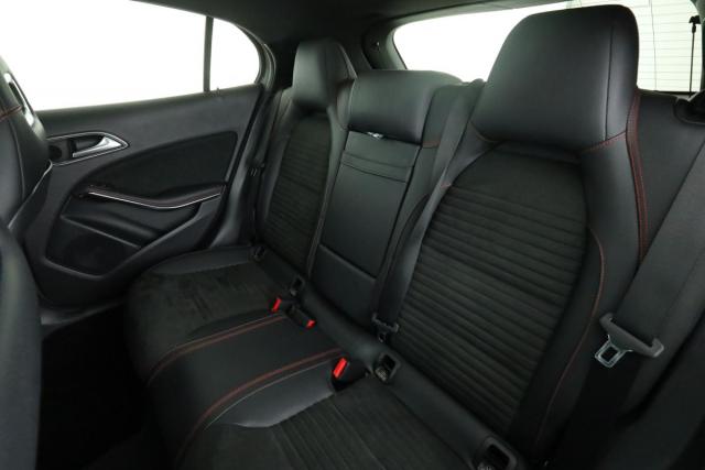 Mercedes Benz Gla image 9