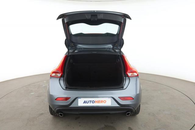 Volvo V40 image 9