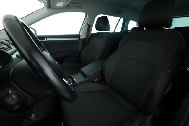 Skoda Superb Combi image 3