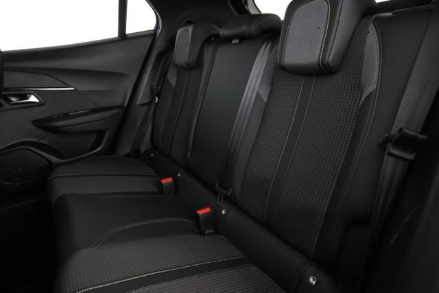 Peugeot 2008 image 8