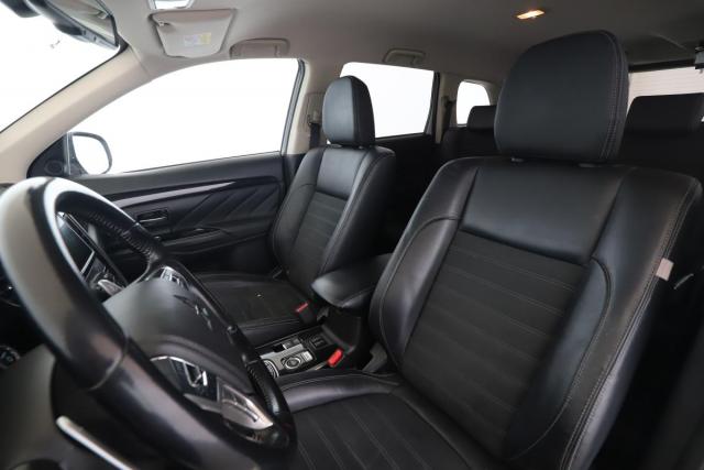 Mitsubishi Outlander image 7