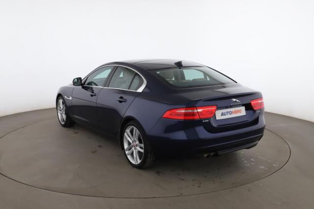 Jaguar Xe image 3