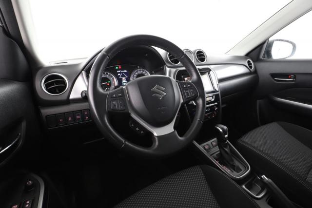 Suzuki Vitara image 8