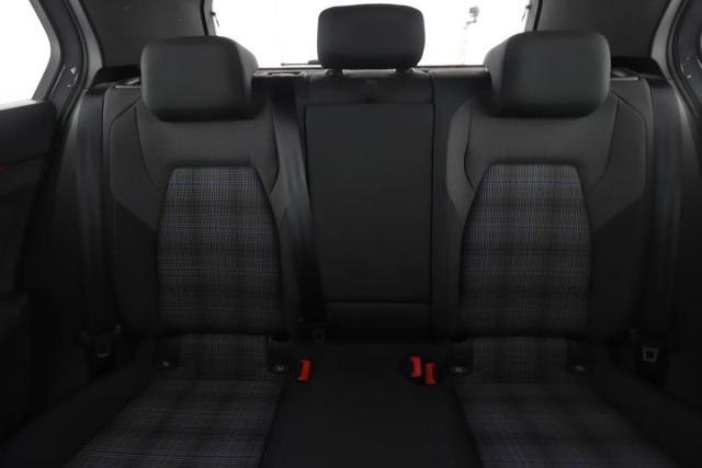 Volkswagen Golf image 9
