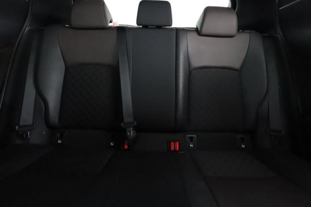 Toyota C-Hr image 9