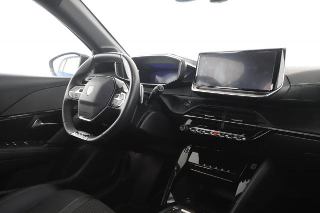 Peugeot 208 image 8