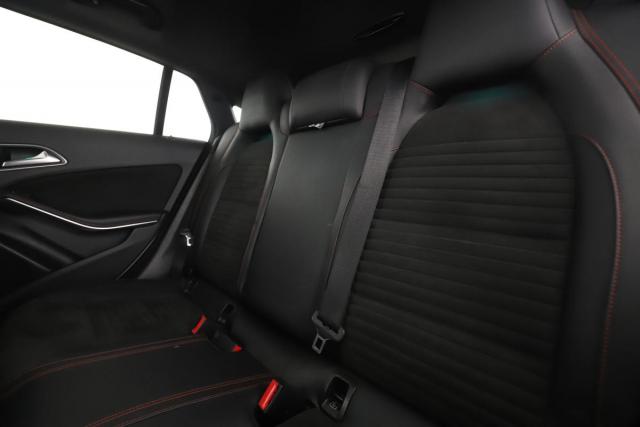 Mercedes Benz Cla Shooting Brake image 6