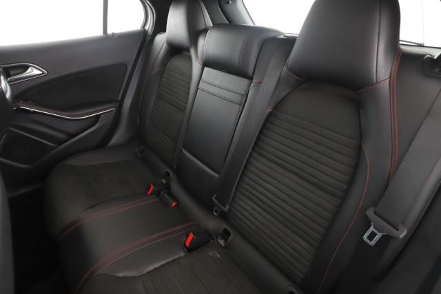 Mercedes Benz Gla image 4