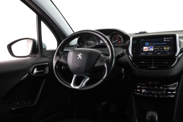 Peugeot 208 image 1