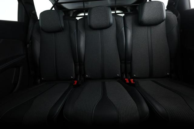 Peugeot 5008 image 1