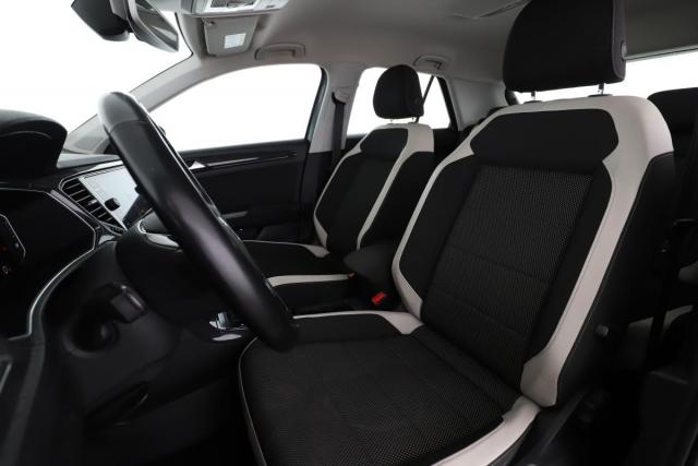 Volkswagen T-Roc image 6