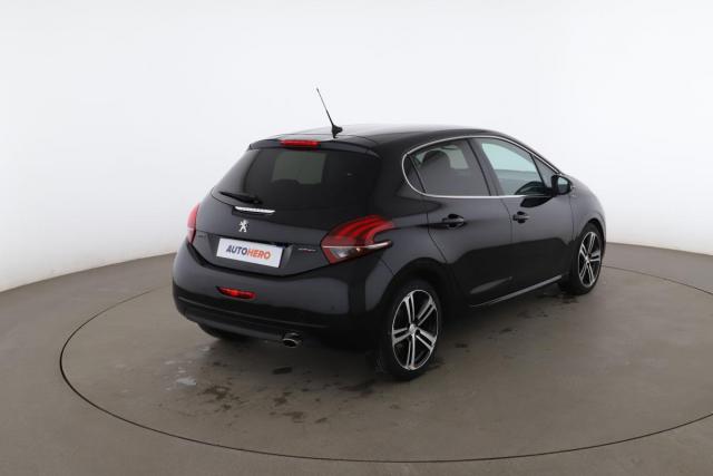 Peugeot 208 image 7