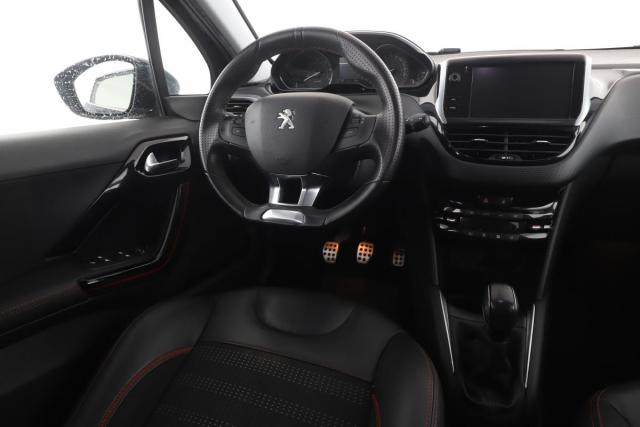Peugeot 208 image 2
