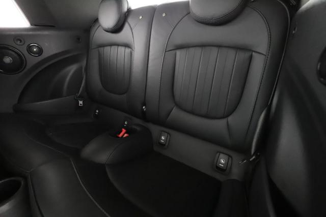 Mini Cabrio image 2