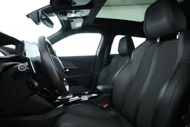 Peugeot 2008 image 2