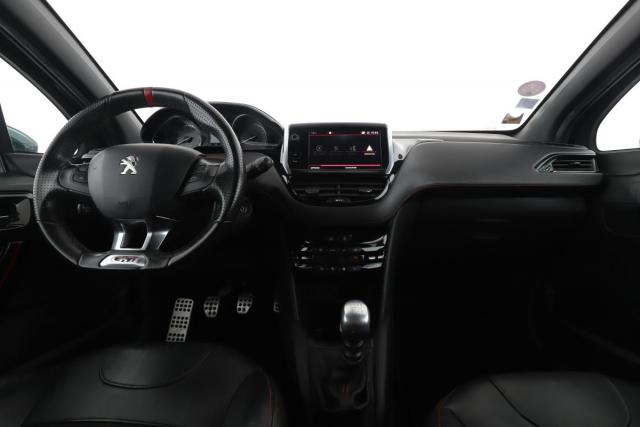Peugeot 208 image 8