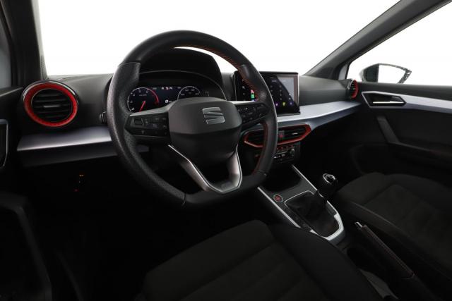 Seat Arona image 2