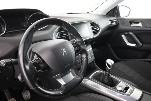 Peugeot 308 image 8