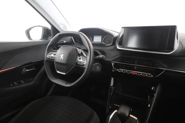Peugeot 2008 image 8