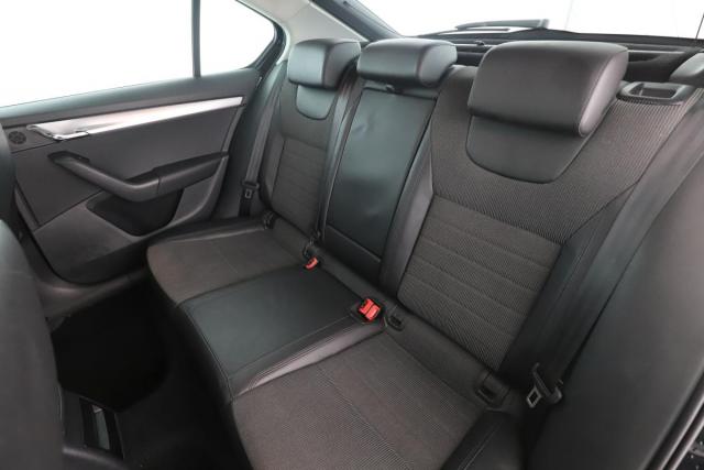 Skoda Octavia image 8