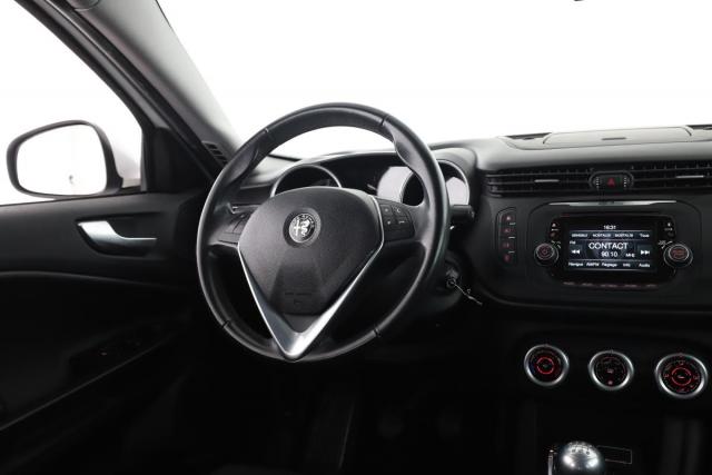 Alfa Romeo Giulietta image 1