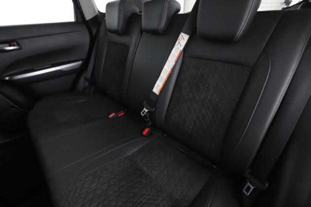 Suzuki Vitara image 4