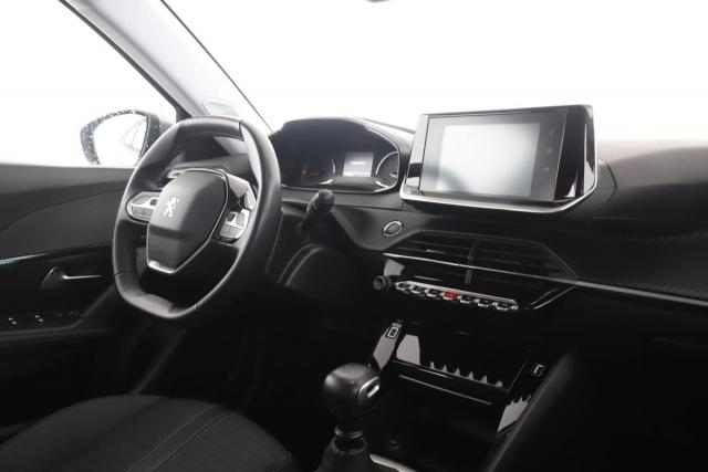 Peugeot 2008 image 2