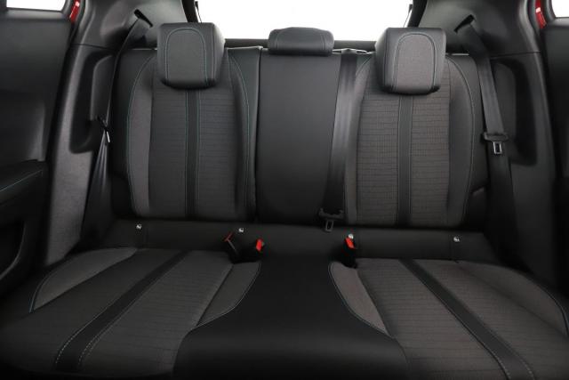 Peugeot 2008 image 4