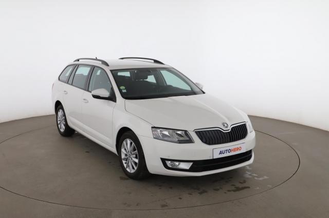 Skoda Octavia image 2