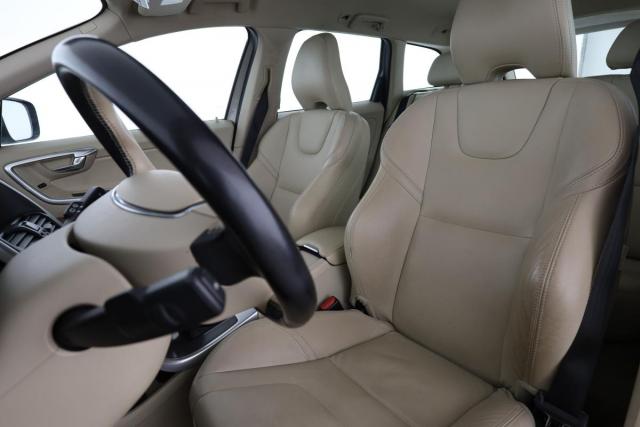 Volvo Xc60 image 8