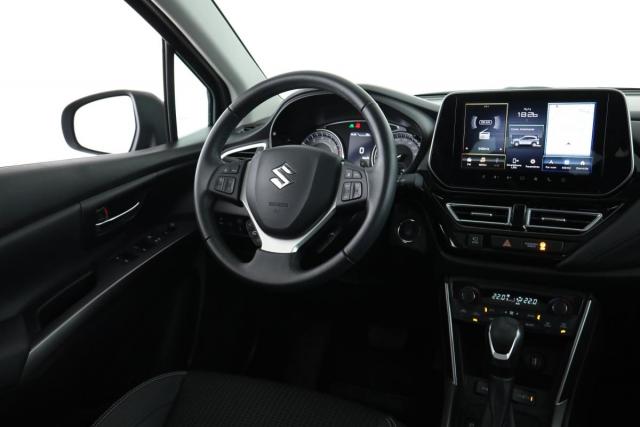 Suzuki S-Cross image 1