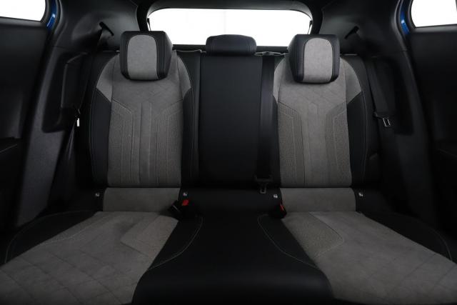 Peugeot 2008 image 3